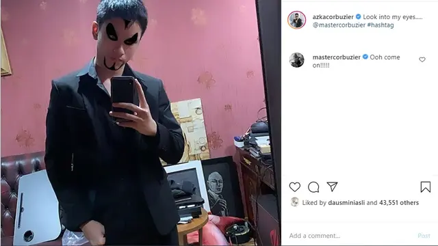 Azka mengikuti gaya Deddy Corbuzier saat bermain sulap (Foto: Instagram/@azkacorbuzier)