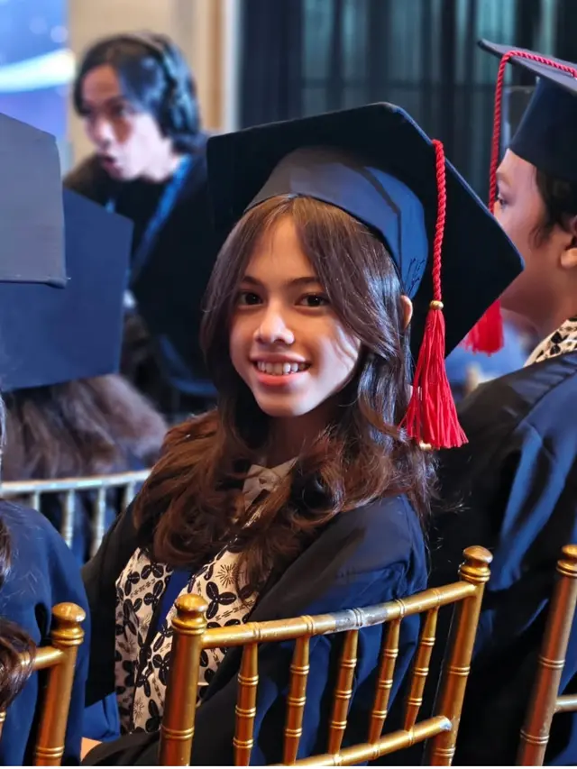 Anak Wulan Guritno yang Lulus SMP. [@wulanguritno]