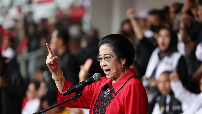 Ketua Umum PDIP Megawati Soekarnoputri di acara kampanye akbar Ganjar-Mahfud bertajuk Konser Salam Metal di Stadion Utama Gelora Bung Karno (GBK), Jakarta, Sabtu (3/2/2024). (Liputan6.com/Ady Anugrahadi)