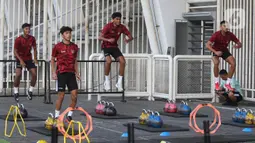 Latihan fisik kali dilakukan di Empire Fit Club. (Liputan6.com/Herman Zakharia)
