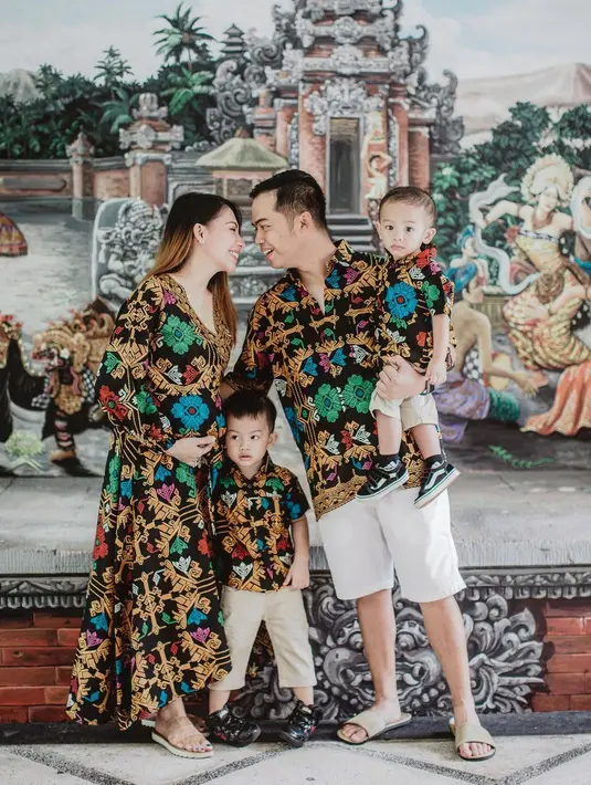 Baby Bump Kezia Karamoy (Instagram/itskeziakaramoy)