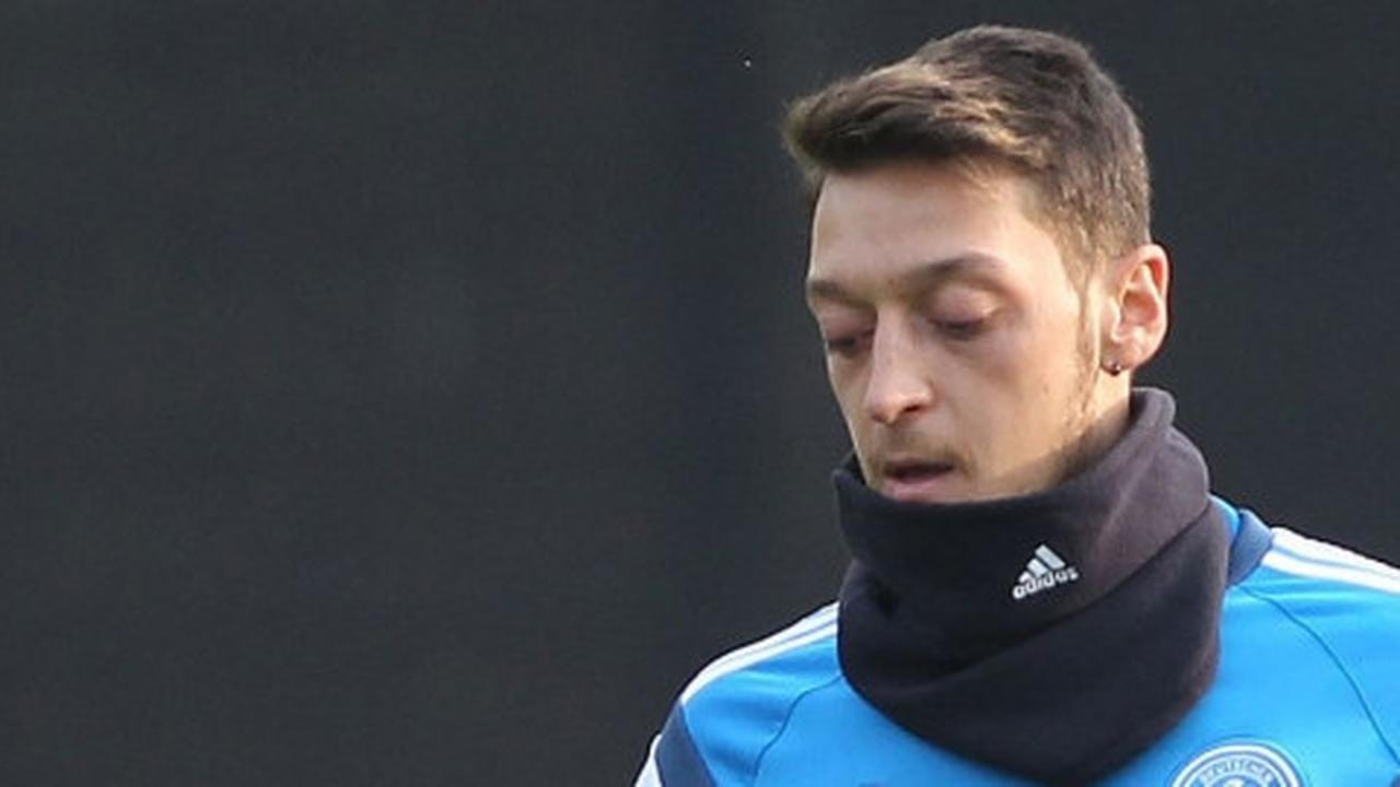 Ozil: Saya berdoa sebelum pertandingan