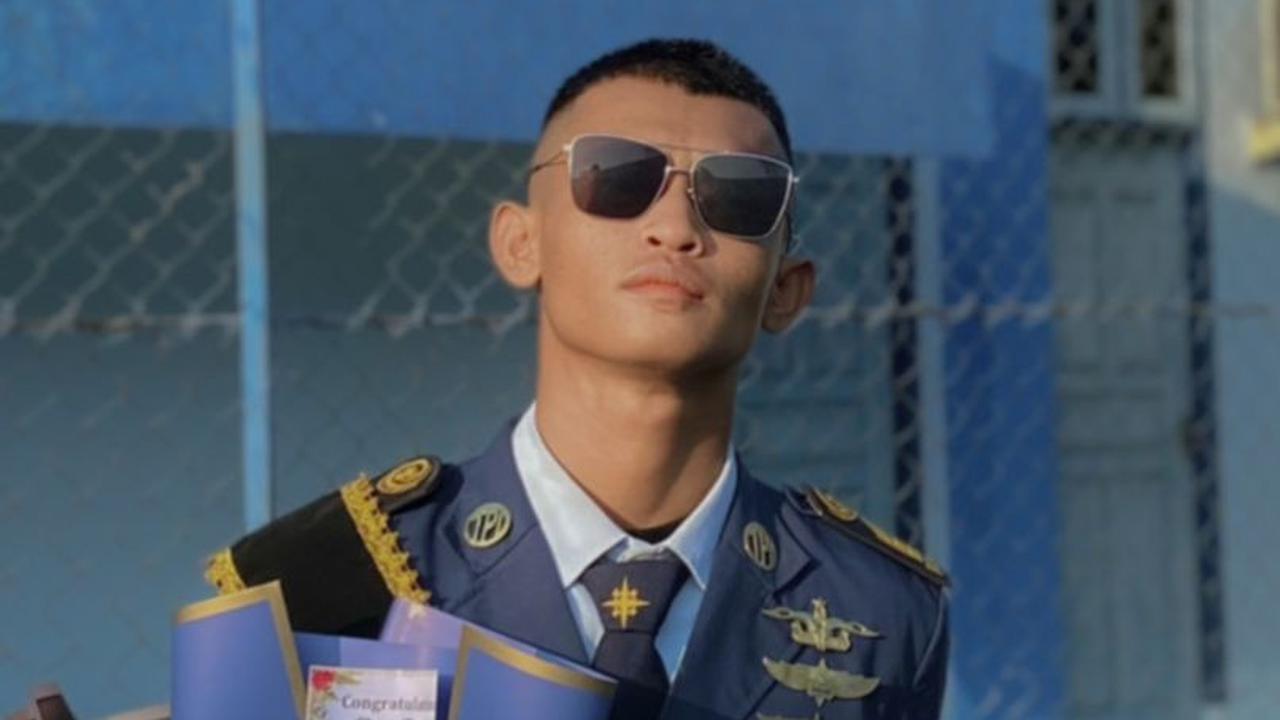 "Di tahun 2023 akhirnya mendapatkan gelar yang bergengsi A.Md.Pi Gelar Pelaut Muda Gelar Perwira Muda," ucapnya bangga.<br>