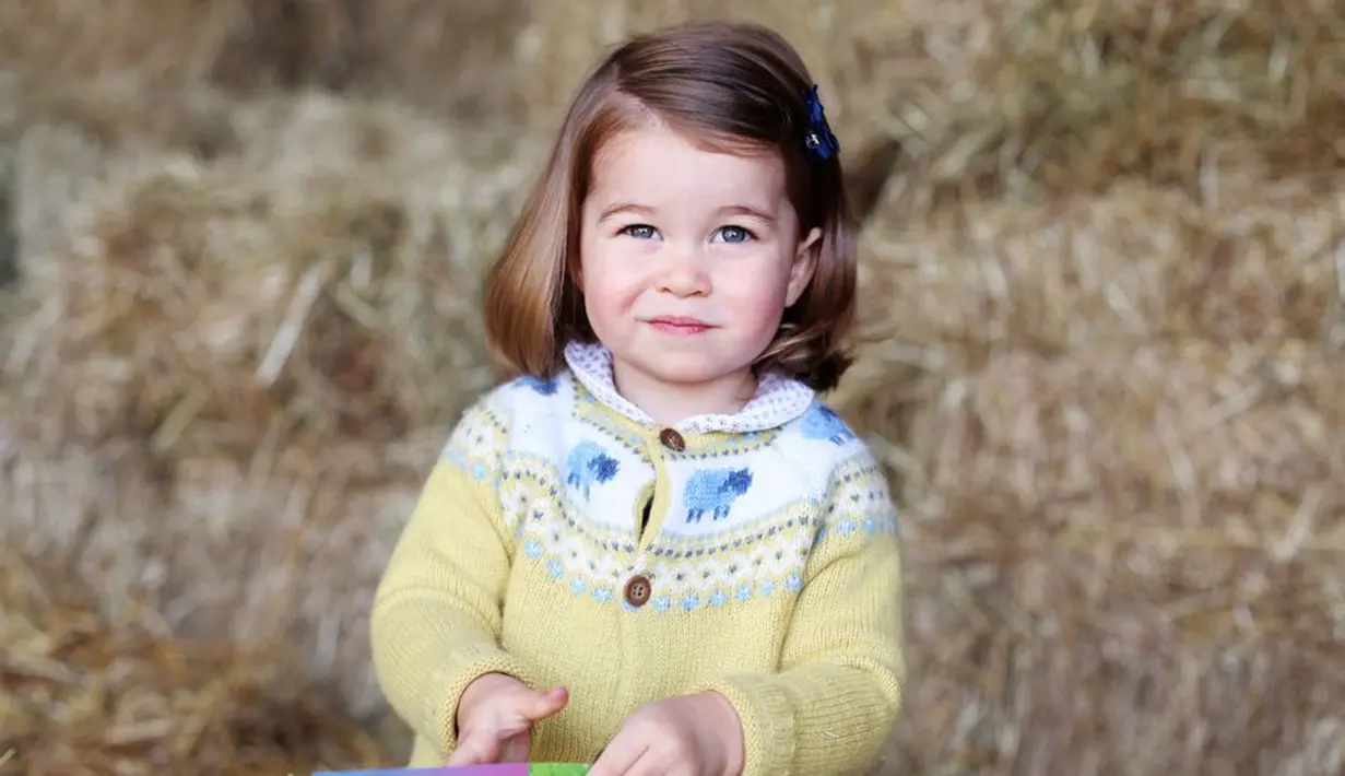 Foto Princess Charlotte ini diambil pada tahun 2017 oleh Kate Middleton. Ia sedang merayakan ulang tahunnya yang ke dua! (Cosmopolitan)