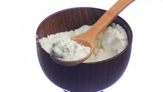 Si Kecil Sering Makan Susu Bubuk, Baik atau Buruk?