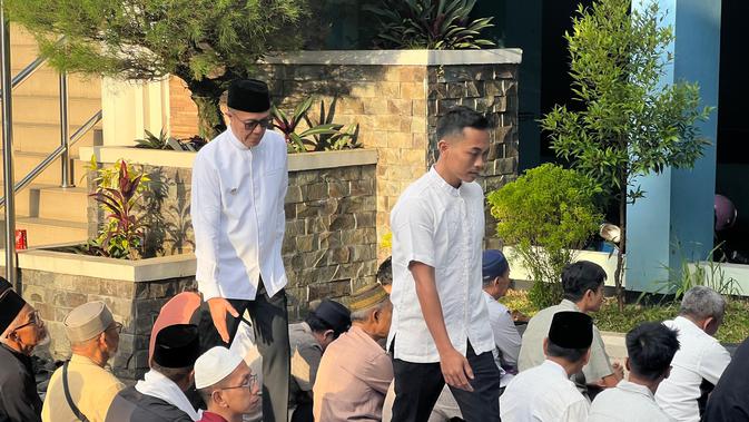 Jemaah Salat Idulfitri Soraki Wali Kota Sukabumi, Ayep Zaki Langsung Minta Maaf