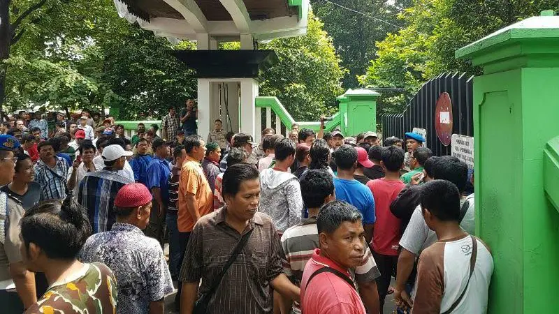 Unjuk rasa sopir angkot di Bekasi