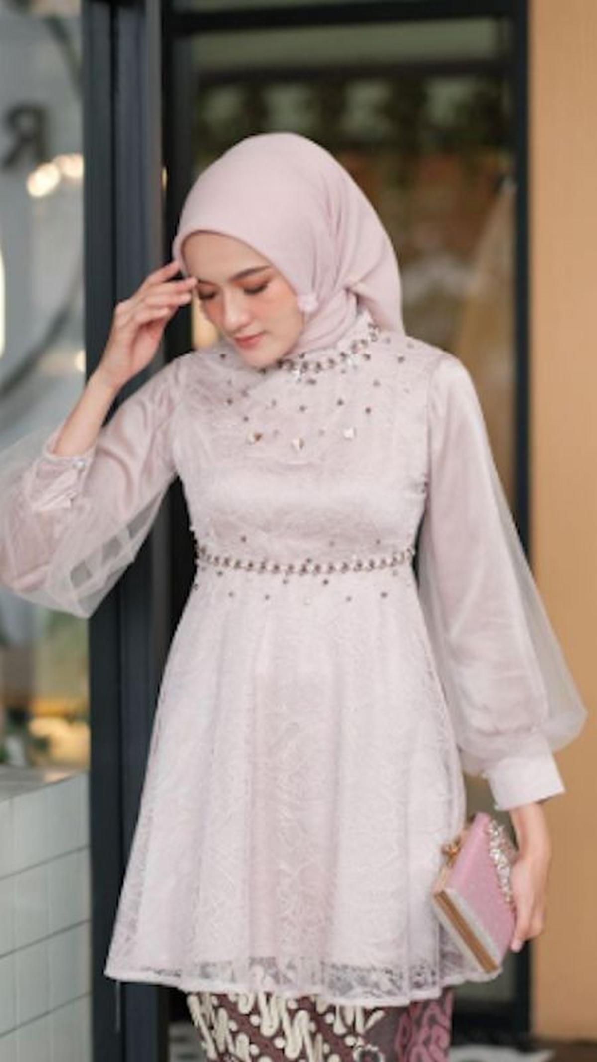 <b>Kebaya Modern Nadin By Juvia Batik</b>