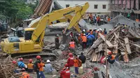Sudah tiga korban yang masih tertimbun reruntuhan ruko di Samarinda berhasil ditemukan.
