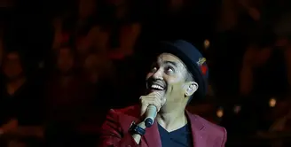 Glenn Fredly sukses menggelar konser tunggalnya yang bertajuk ‘Menanti Arah’ di Istora Senayan, Jakarta Pusat, Sabtu (18/10/2015). (Galih W. Satria/Bintang.com)