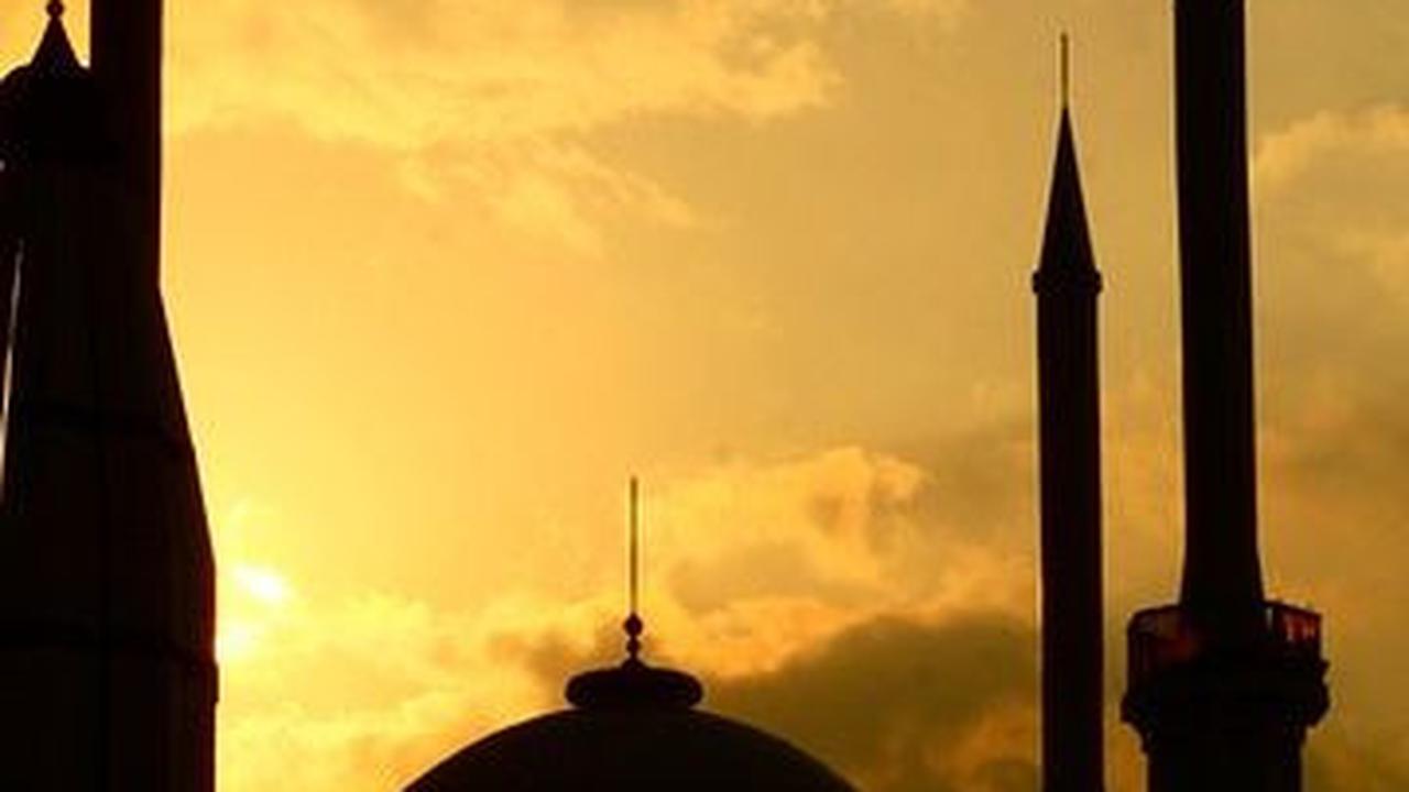 Adab saat Akan ke Masjid <br>