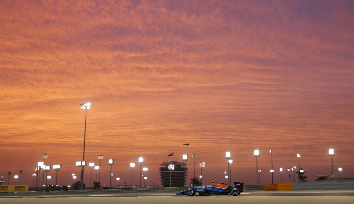 Pebalap Manor Racing asal Indonesia, Rio Haryanto, akan mengawali balapan F1 GP Bahrain, Minggu (3/4/2016), dari posisi ke-20. (EPA)