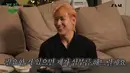 Taeyeon bercerita bahwa dia tidak suka pergi ke tempat yang banyak orang, jadi dia tidak sering berbelanja. Menanggapi ini, BamBam berkata, “Jika kamu membutuhkan sesuatu, aku akan melakukannya untukmu.” (Foto: YouTube/ 뱀집)