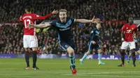 Pemain Middlesbrough, Grant Leadbitter merayakan gol ke gawang Manchester United pada laga Premier League di Old Trafford Stadium, (31/12/2016). (Reuters/Andrew Yates)