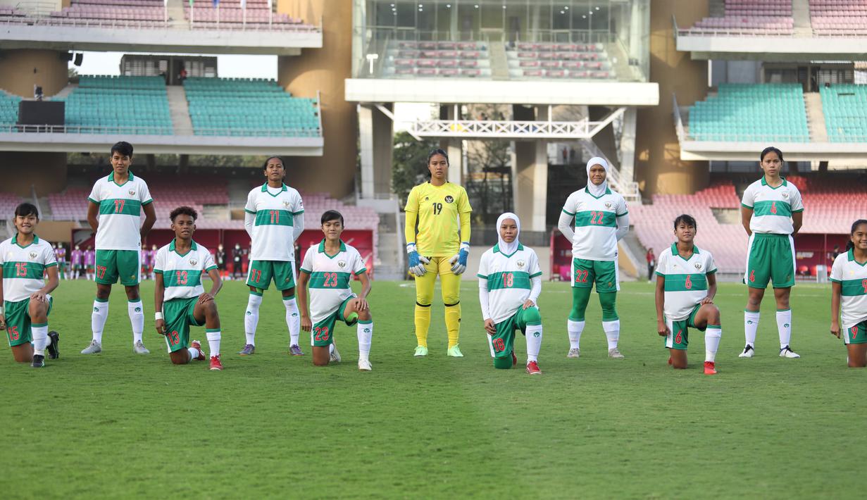 Kekalahan kali ini membuat Timnas Putri Indonesia harus terdampar di posisi dasar klasemen Grup B Piala Asia Wanita 2022 tanpa mengoleksi poin. Meskipun begitu, Garuda Pertiwi masih memiliki kesempatan untuk lolos ke fase gugur lewat jalur peringkat ketiga. (Dok. PSSI)