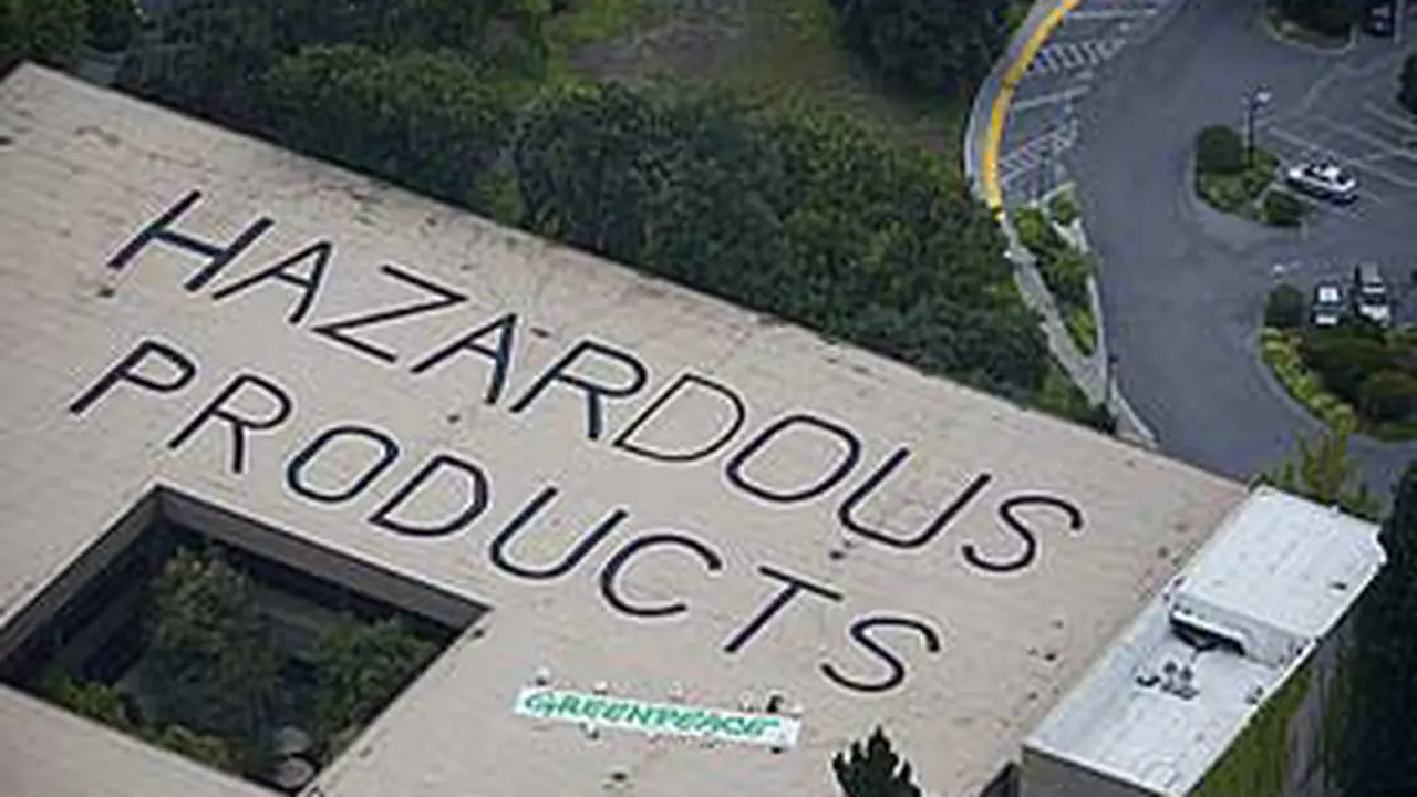 090729btekno-greenpeace1.jpg