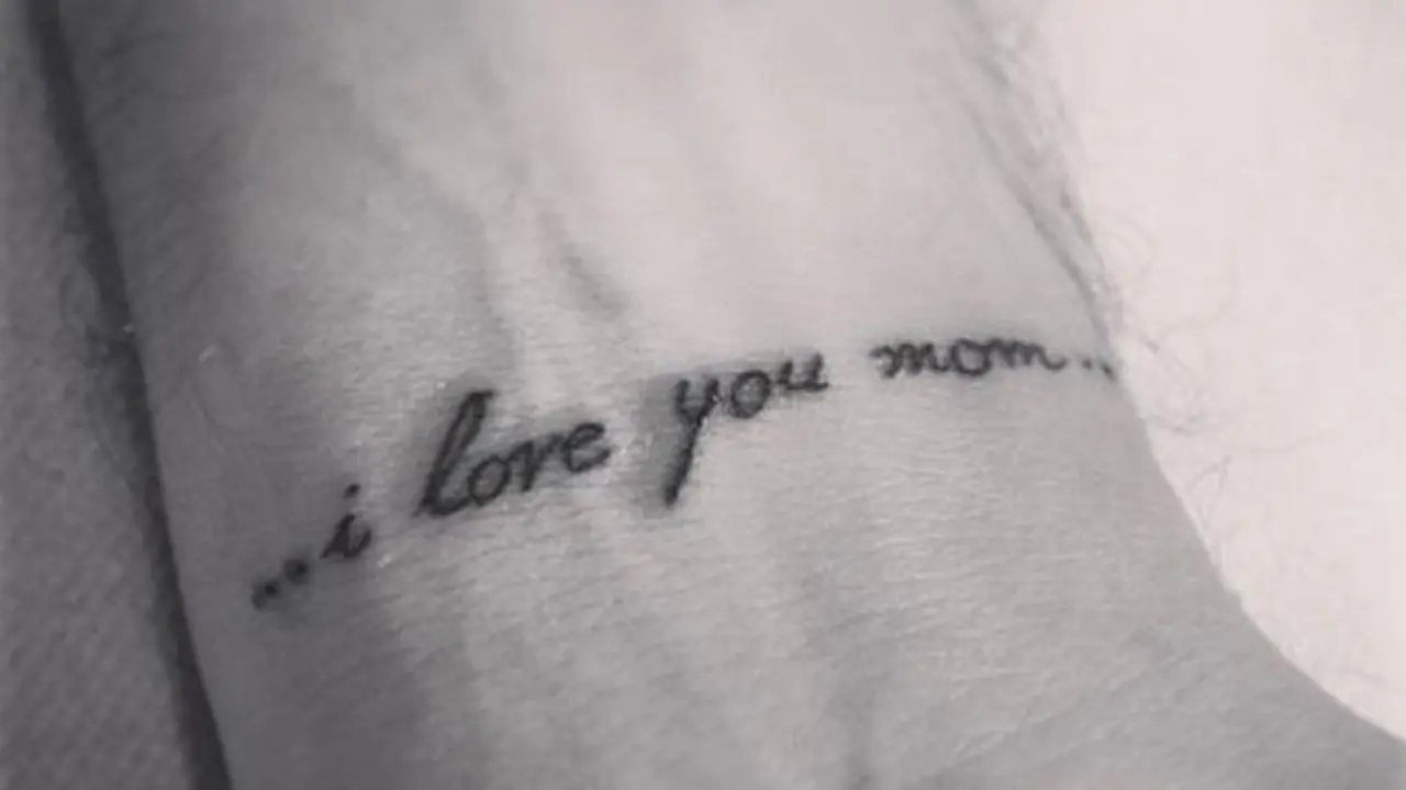 11 Inspirasi Tato Buat Kamu yang Sayang Mama