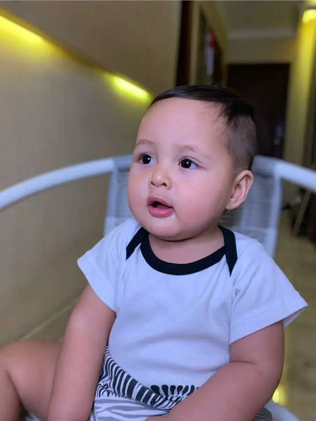 6 Potret Arrasya Anak Tasya Kamila dengan Gaya Rambut Baru, Gemas