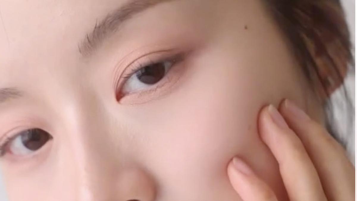 Tampilkan Look Sunset yang Hangat dengan Empat Warna Terbaru dari Melting Blur Lip Pot