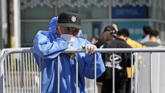 FOTO: China Tetap Terapkan Aturan Ketat 'Nol COVID'