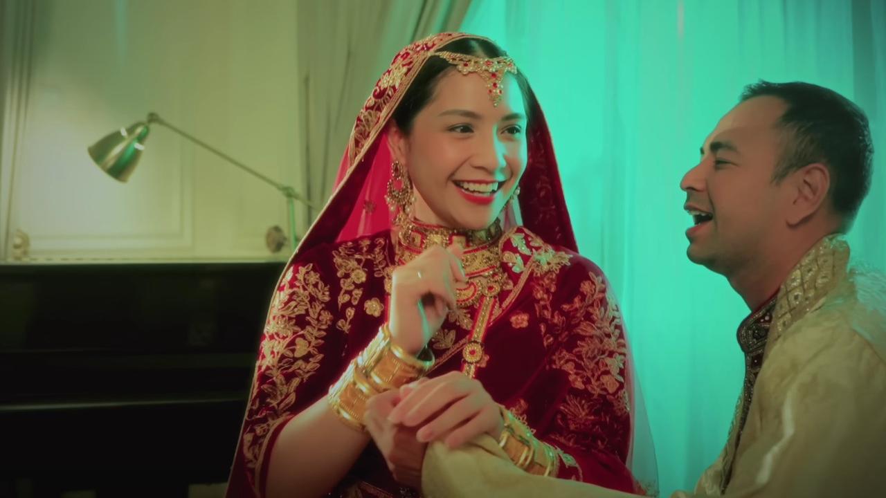 Potret Romantis Raffi Ahmad dan Nagita Slavina Pakai Baju India di Video Klip Terbaru Dewa 19