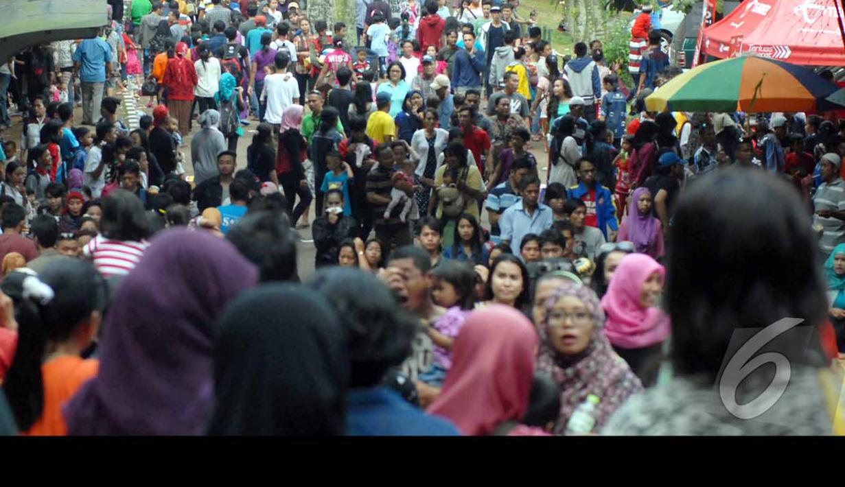 Wahyudi Bambang, Humas Ragunan, mengatakan jumlah pengunjung kebun binatang yang terletak di Jakarta Selatan ini naik dua kali lipat, Jakarta, Selasa (29/07/2014) (Liputan6.com/Miftahul Hayat)