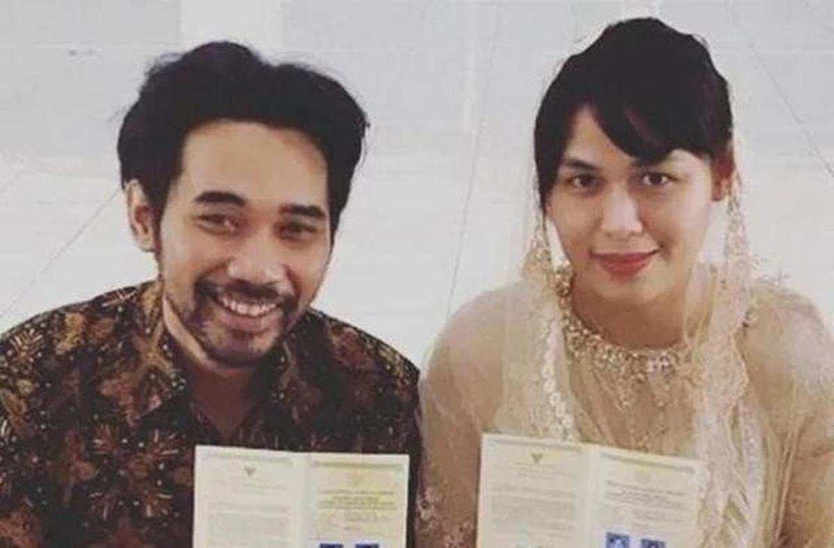 12 Artis yang Menikah di KUA, Terbaru Reza SMASH