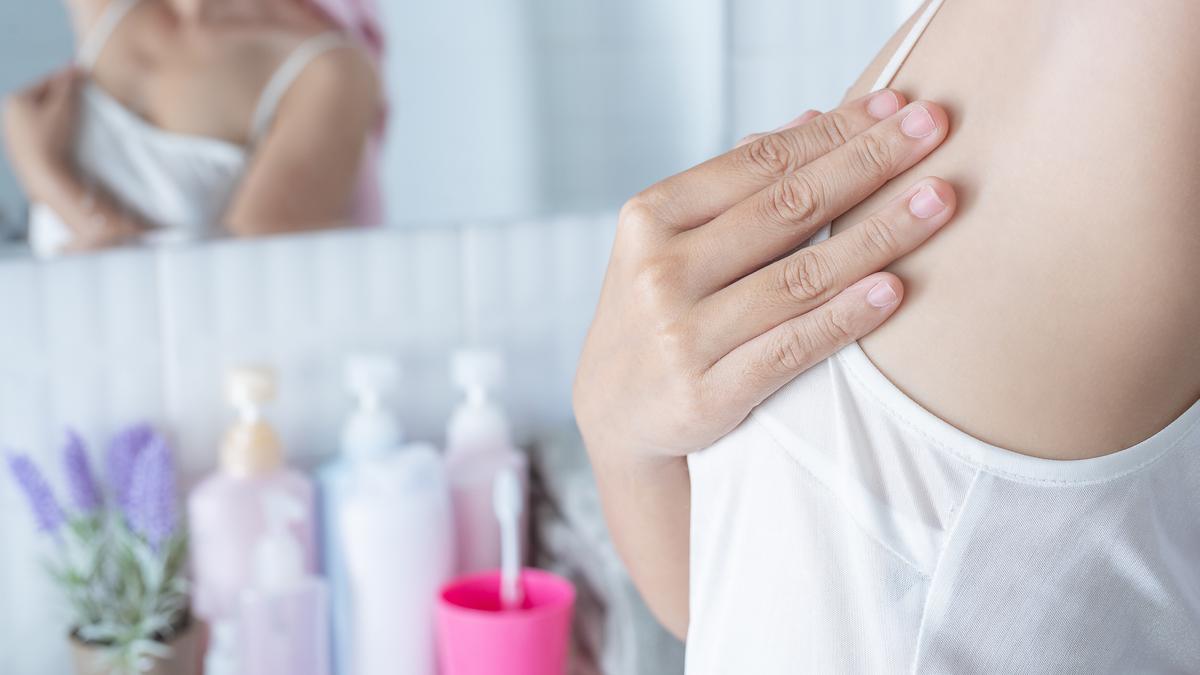 Tak Selalu karena Kurang Bersih, Ini 10 Penyebab Ketiak Gatal