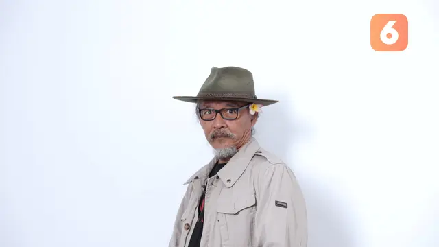 [Fimela] Sujiwo Tejo Media Visit Film Mangkujiwo