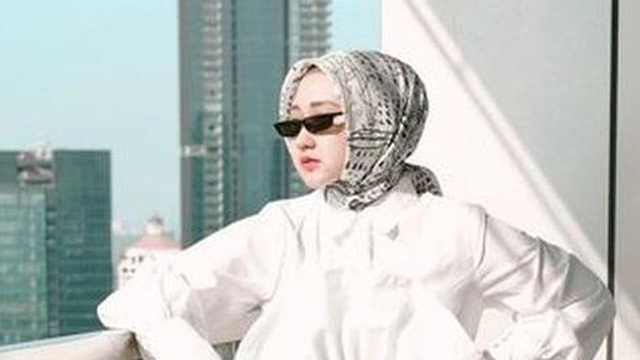 Para selebriti Indonesia ini telah membuktikan bahwa mereka tidak hanya berbakat di dunia hiburan, tetapi juga memiliki kemampuan berbisnis yang luar biasa.