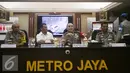 Kapolda Metro Jaya Irjen Pol M Iriawan memberikan keterangan terkait kasus Pulomas saat rilis di Polda Metro Jaya, Jakarta, Kamis (5/1).  Polisi menayangkan CCTV di rumah Dodi yang merekam kejadian sadis tersebut. (Liputan6.com)