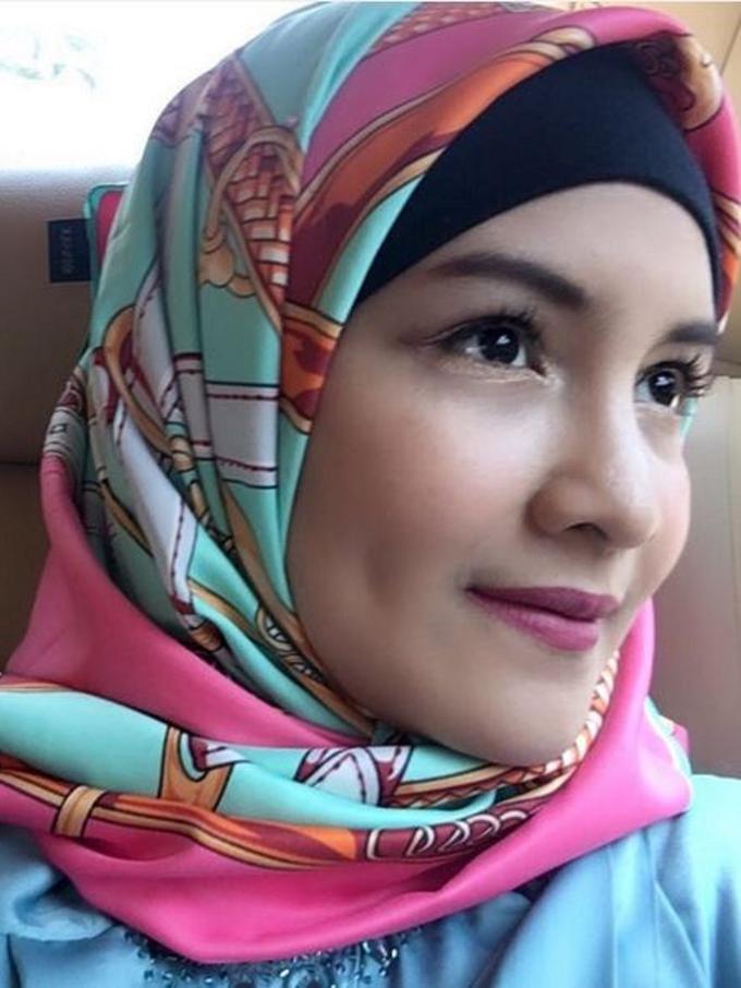 Tangis Ayah Sambut Keputusan Intan Nuraini Berhijab - Entertainment