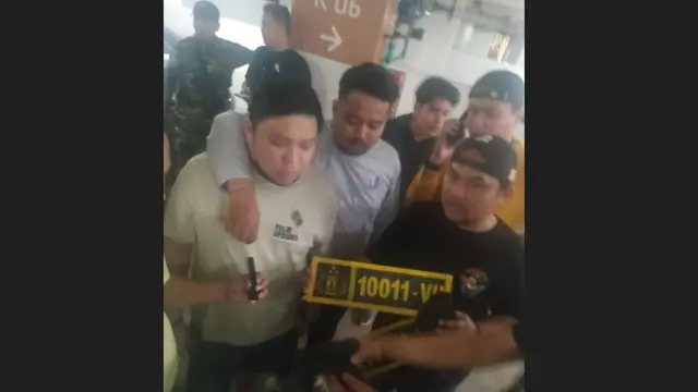 Polisi tangkap pengemudi belagak koboi yang menodongkan pistol ke sopir taksi online di Tol Dalam Kota kawasan Tomang, Jakarta Barat