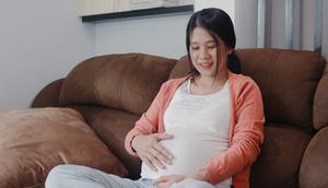 menghirup uap hangat dari air panas untuk ibu hamil. credits: freepik