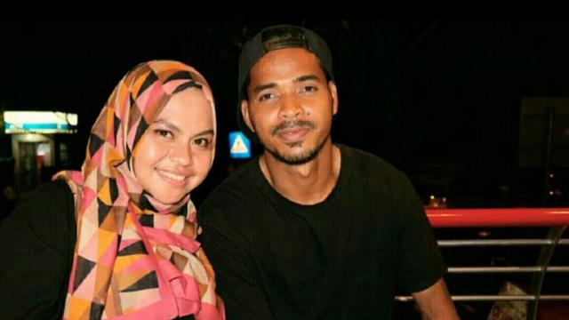 Bek PSM Makassar, Hasim Kipuw dan istrinya, Ria Ohorella.