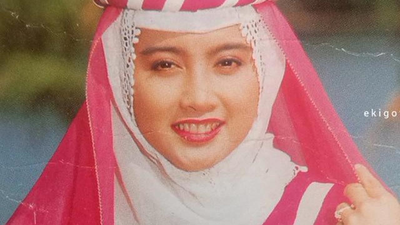 Pesona Hijab Artis Tahun 1997-an, Tak Lengkap Tanpa Kopiah