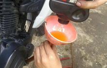 Cara Mengetahui Penyebab Oli Motor Bocor dan Tips Mengatasinya