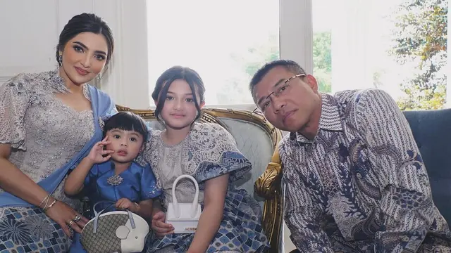 8 Potret Keluarga Aurel Hermansyah di Lamaran Thariq-Aaliyah, Krisdayanti Curi Perhatian