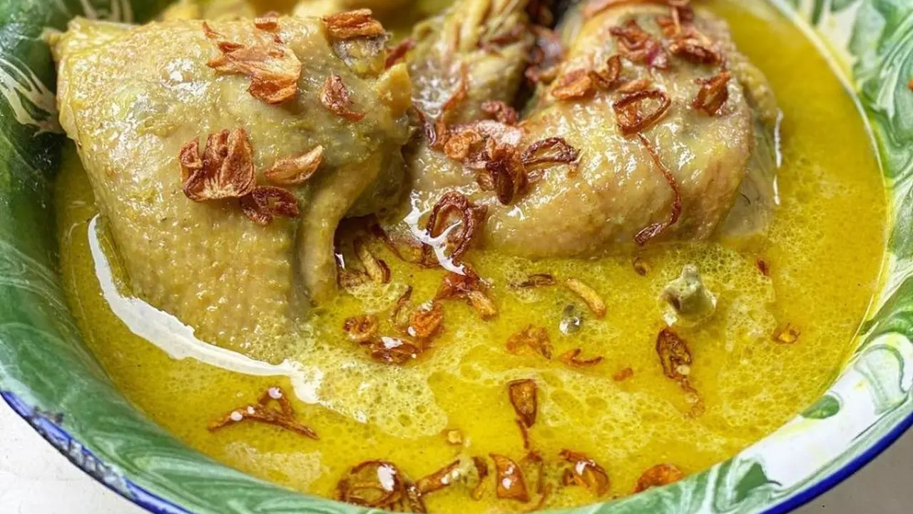Semangkuk kare ayam