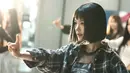 <p>Lee Yoo Bi akan bertransformasi menjadi Han Mo Ne, seorang bintang kampus dan trainee idola yang memiliki segalanya mulai dari kecantikan yang mempesona hingga keluarga kaya dengan bakat luar biasa. (Foto: SBS via Soompi)</p>