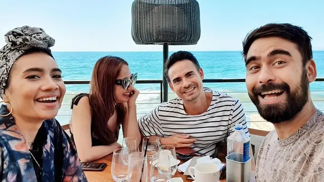 Gaya Liburan Bunga Citra Lestari dan Ashraf Sinclair di Amerika (sumber: instagram/@bclsinclair)