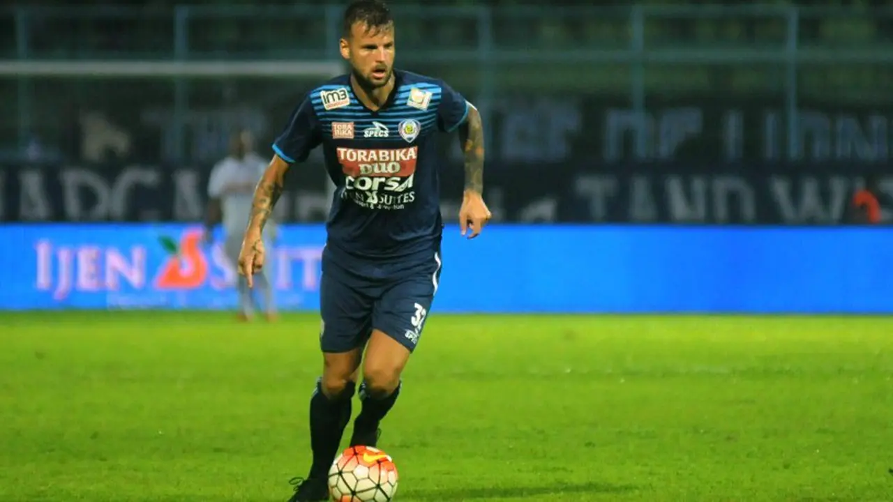 Nick Kalmar Arema Cronus
