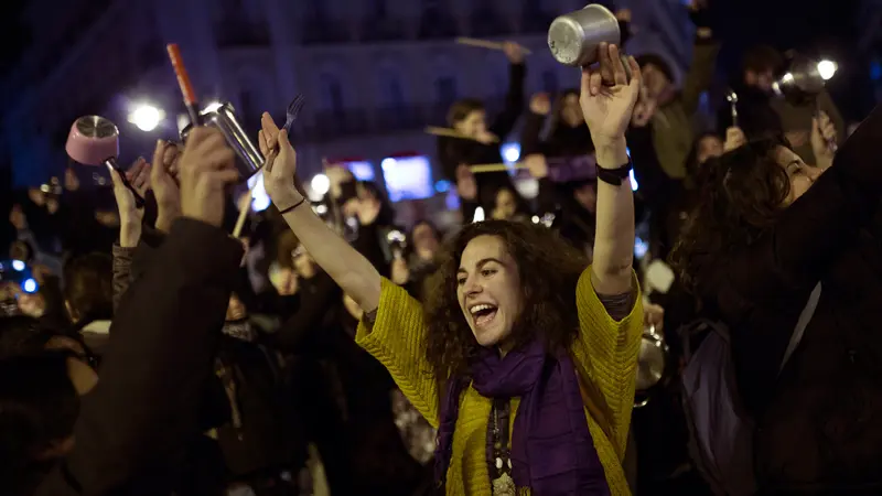 Demo Hari Perempuan Internasional Bawa Panci di Spanyol