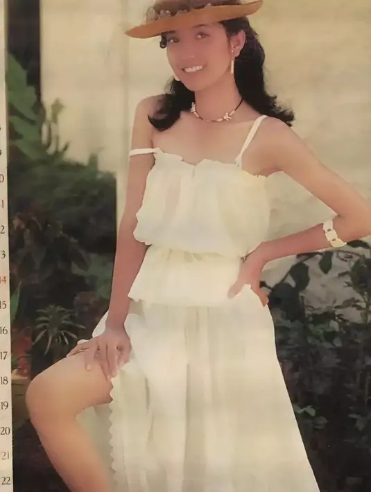 Ita jadi cewek idaman Dono Warkop di film tersebut. Kecantikannya ikonis di masa muda. [Instagram.com/mesayualiza]