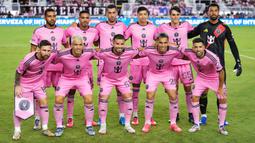 Starting XI pemain Inter Miami saat laga leg pertama semifinal Wilayah Timur Piala Major League Soccer (MLS) Amerika melawan Atlanta United yang berlangsung di Chase Stadium, Fort Lauderdale, Florida, Sabtu (26/10/2024) WIB. (AFP/Rich Storry)