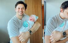 Sedang Proses Cerai, Kehadiran Andrew Andika Saat Tengku Dewi Putri Lahirkan Anak Kedua Mereka Jadi Sorotan