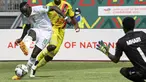 Senegal mengawali kiprahnya di Piala Afrika 2021 dengan kemenangan dramatis 1-0 atas Zimbabwe. Bomber Liverpool, Sadio Mane, menjadi pahlawan lewat gol penalti di pengujung laga. (AFP/Pius Utomi Ekpei)