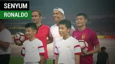 Berita video apakah bintang Real Madrid, Cristiano Ronaldo, penuh dengan senyuman palsu? Jawabannya mungkin saja bila melihat momen ini.