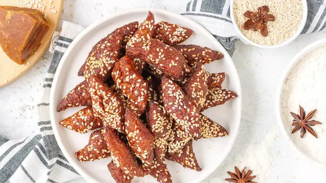 Deppa Tori, Jejak Manis Tradisi Toraja Dalam Genggaman Kue Tradisional