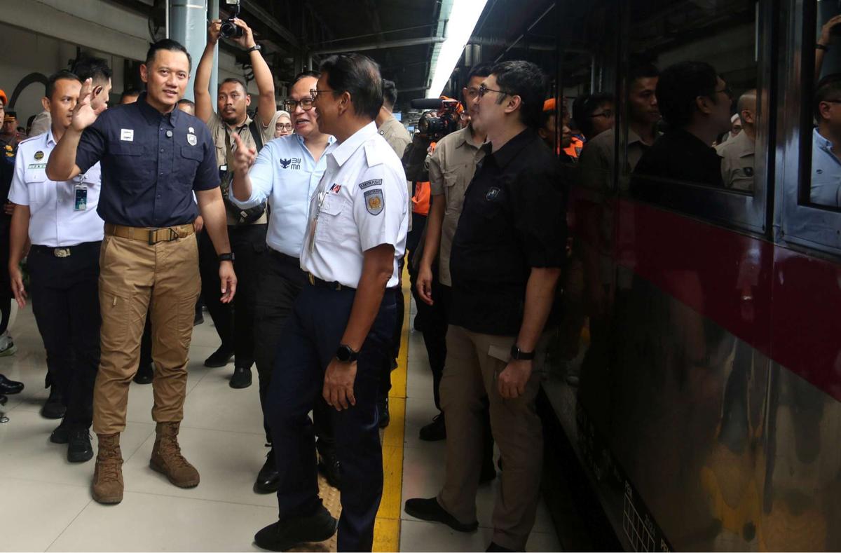 AHY tinjau arus mudik di Stasiun Pasar Senen